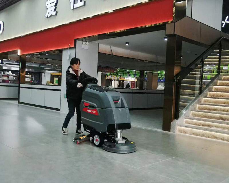 盐南农商市场洗地机3.jpg